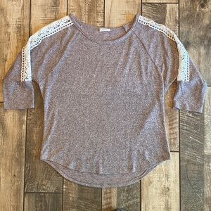 Ember Women's Lace Shoulder Top - Gray/pink